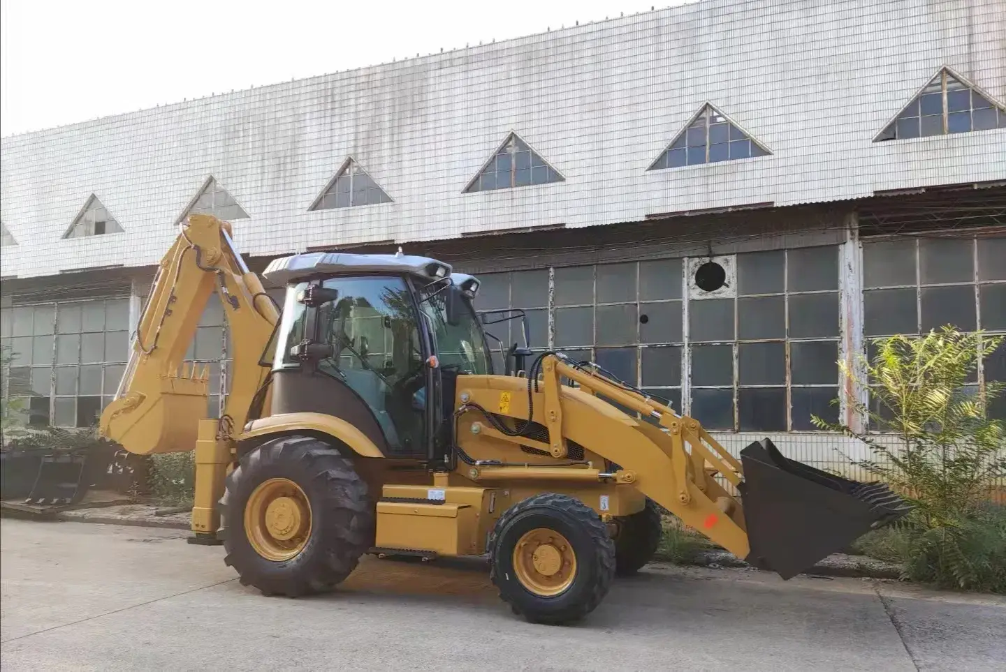 Máy xúc lật Trung Quốc, sản phẩm máy xúc lật mới với giá cạnh tranh