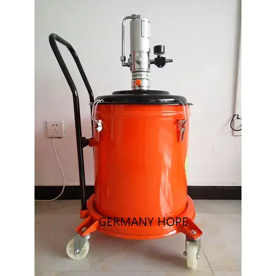 Công cụ sửa chữa khí nén 20L Bơm mỡ khí nén Ui-08, sản xuất tại Trung Quốc