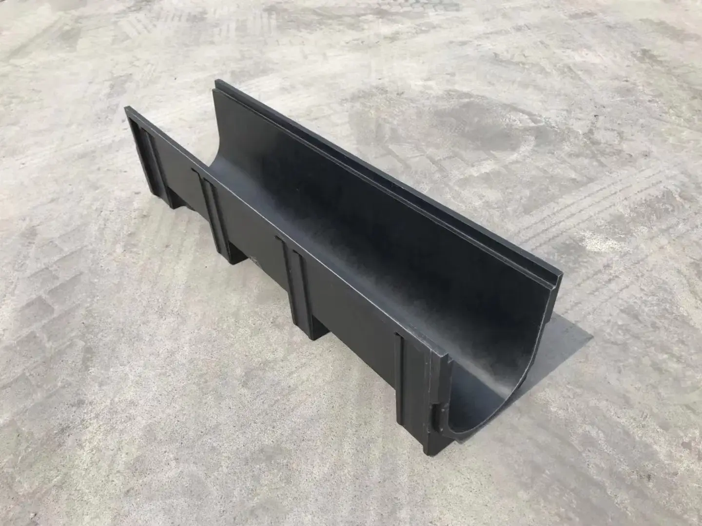 Thiết kế mới: Hệ thống thoát nước kênh hình chữ U từ composite, rãnh thoát nước lỗ lớn và chống ngập