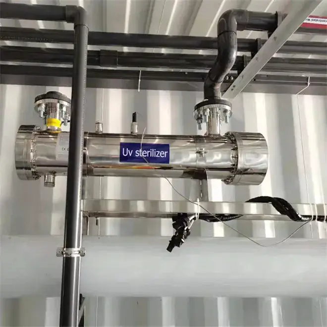 Hệ thống lọc nước RO được sản xuất từ nước sông và đựng trong container tại Trung Quốc