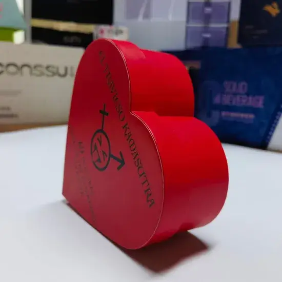 Hộp quà hình trái tim bằng bìa cứng cao cấp tùy chỉnh cho dịp Valentine