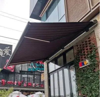 Thiết kế mái hiên điện đa dạng, chất liệu hợp kim nhôm, tạo nơi trú ẩn ngoài trời độc đáo cho biệt thự
