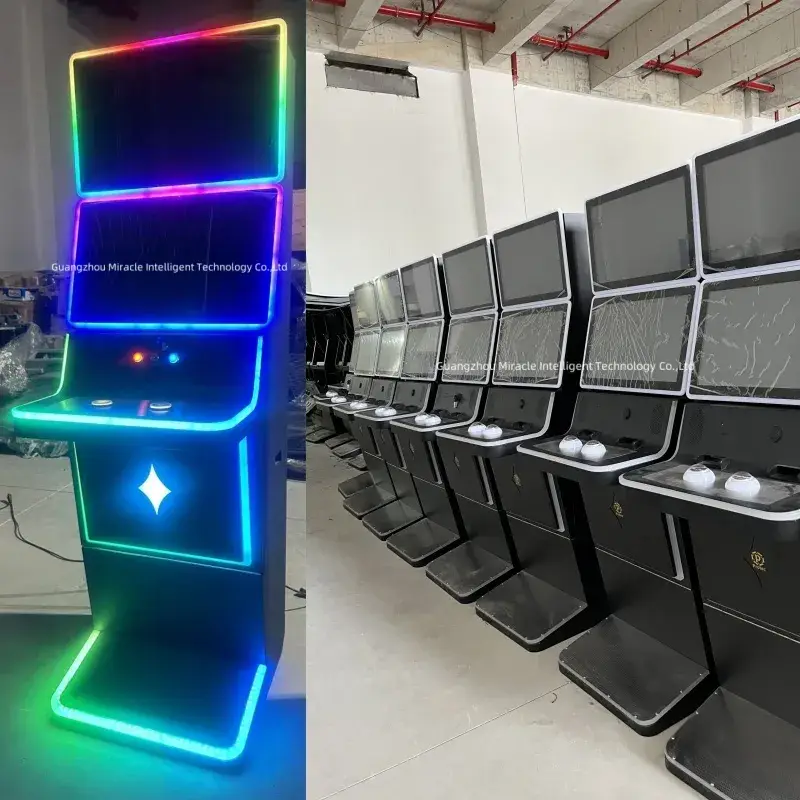 Thiết bị chơi game casino có màn hình cảm ứng và bảng điều khiển phù hợp với yêu cầu cá nhân