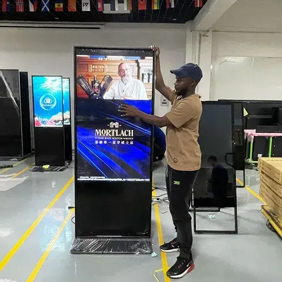 Màn hình LCD tương tác kỹ thuật số đứng 49 inch cho quảng cáo nội thất