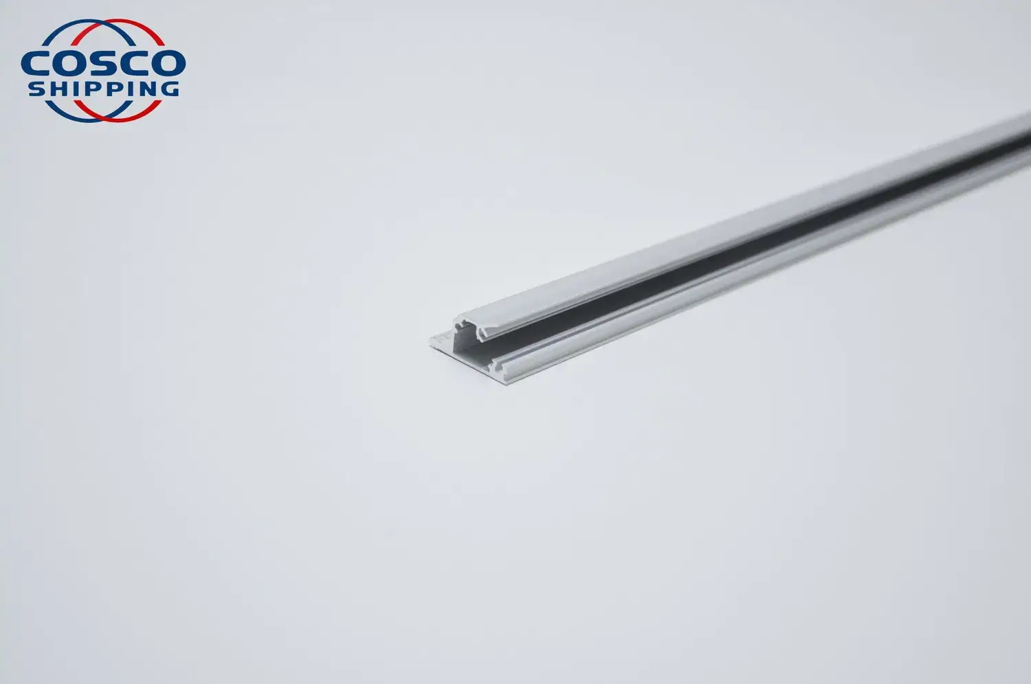 Đèn pin siêu sáng với thiết kế ống nhôm cá nhân hóa