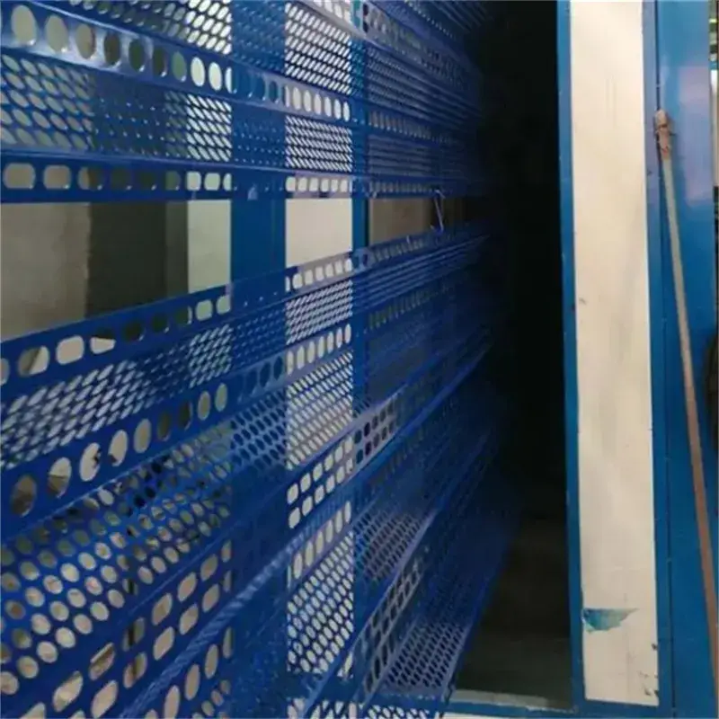 Màn lưới đục lỗ kim loại trang trí cho hàng rào chắn gió, hạn chế hiệu quả