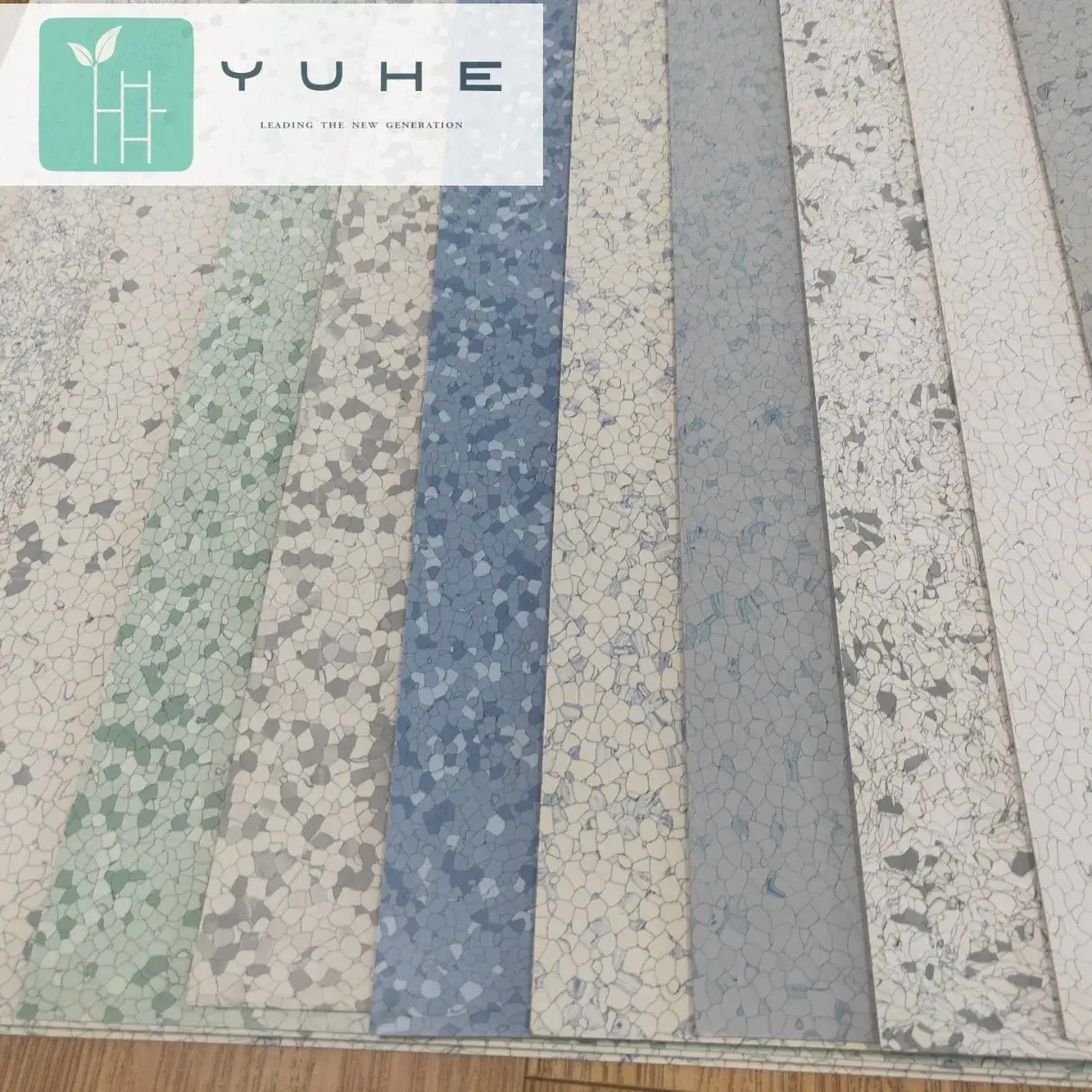 Gạch sàn vinyl chống tĩnh điện ESD kích thước 60x60cm - Lựa chọn tốt cho môi trường công nghiệp