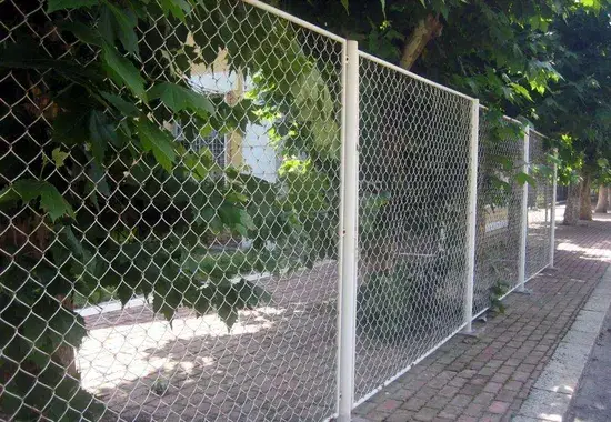 Thiết kế tiện lợi cho việc lắp đặt hàng rào dây liên kết mạ kẽm 8 FT từ Trung Quốc