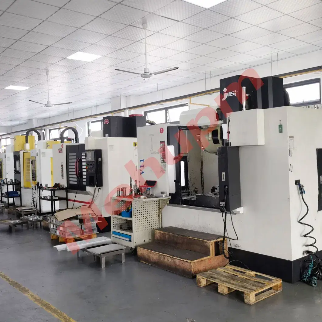 Túi tích hợp khóa kéo ở phía bên hông, có tám mặt cạnh hình ảnh 21-description