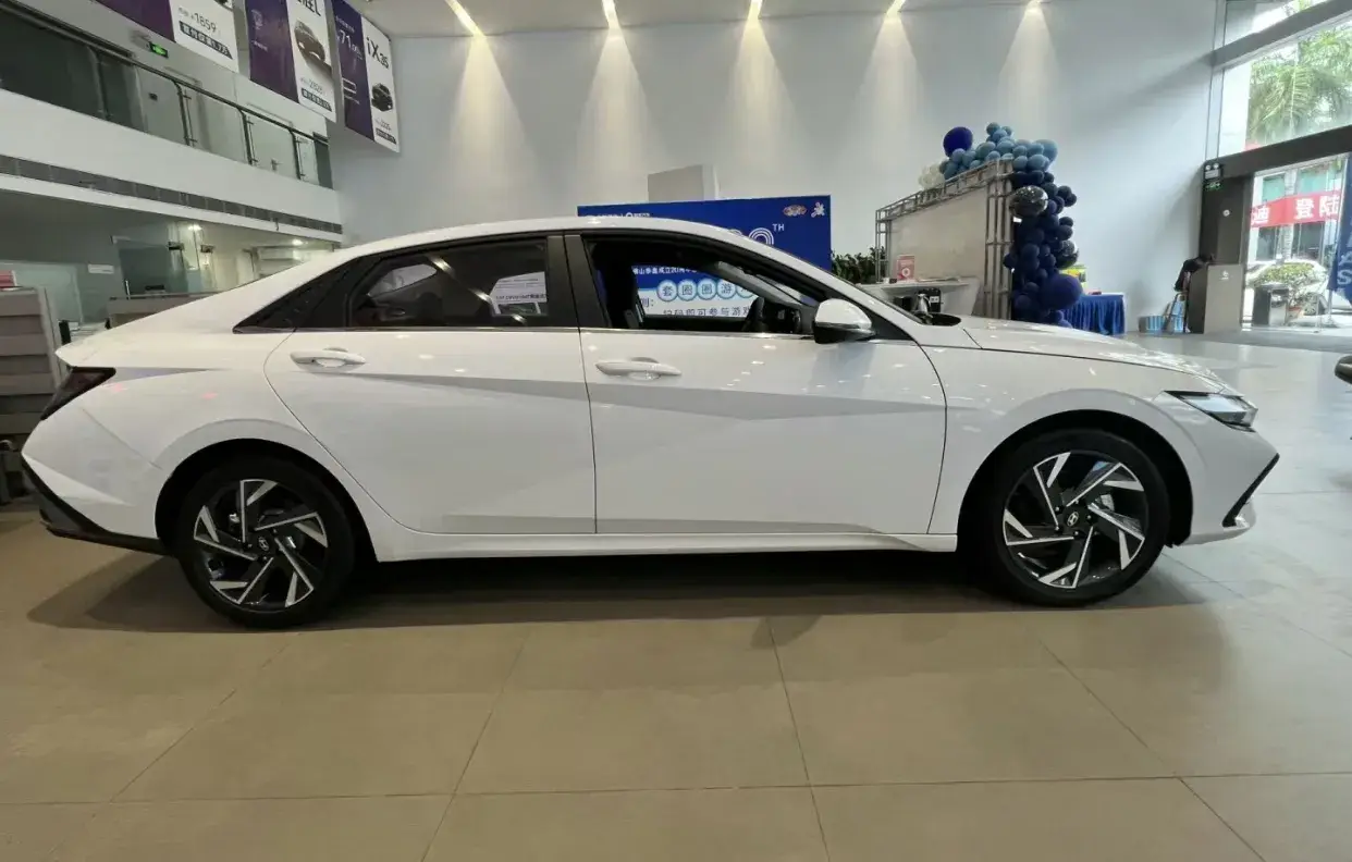 Xe hơi Elantra 1.5L Glx đã qua sử dụng - Lựa chọn tiện ích và phong cách