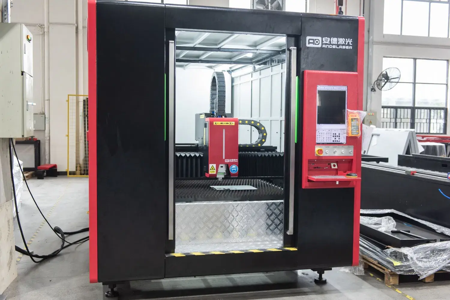 Đặc sản hội chợ Canton chất lượng Châu Âu với máy móc laser sợi kỹ thuật cao