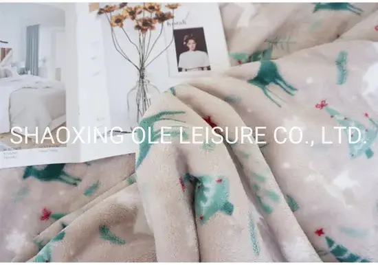 Chăn lông mềm mại với họa tiết tuần lộc dễ thương - Sự lựa chọn hoàn hảo cho mùa Giáng sinh ấm áp