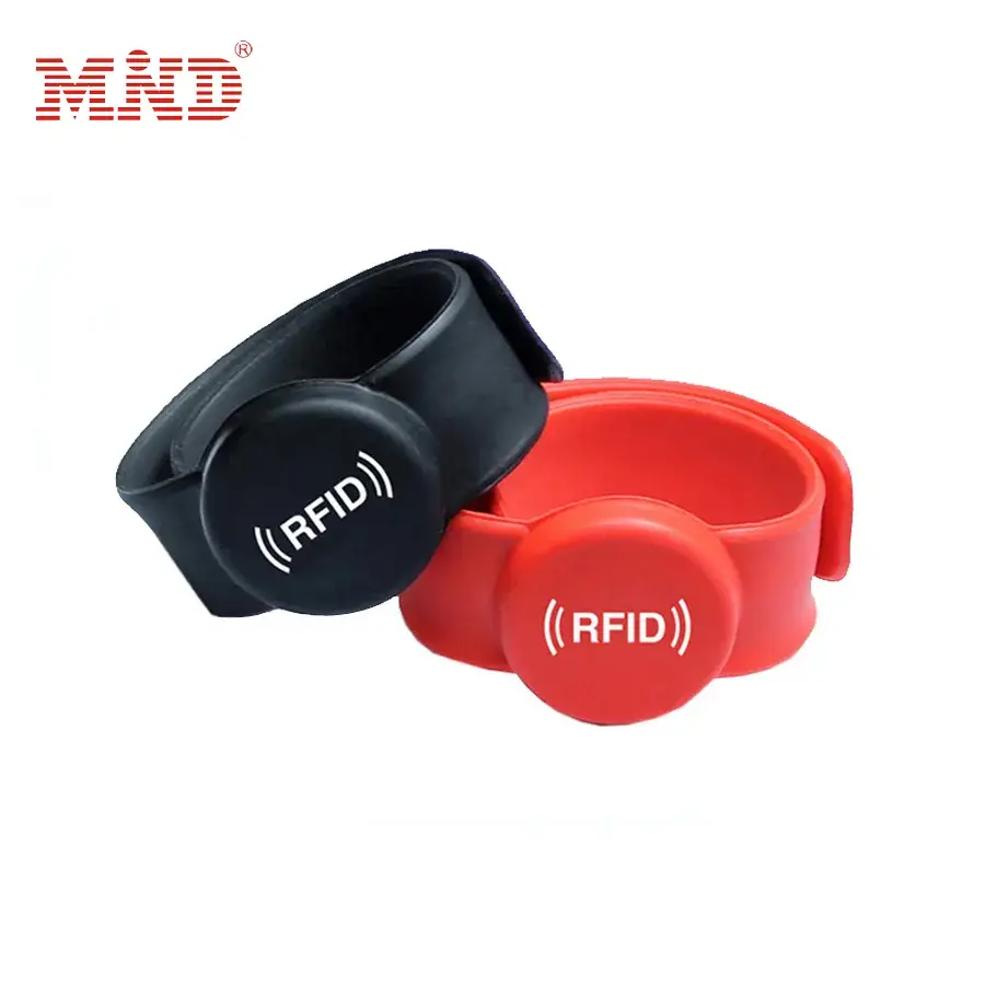 Bán buôn băng tay silicone và kim loại tùy chỉnh kích thước và màu sắc cho sự kiện lễ hội