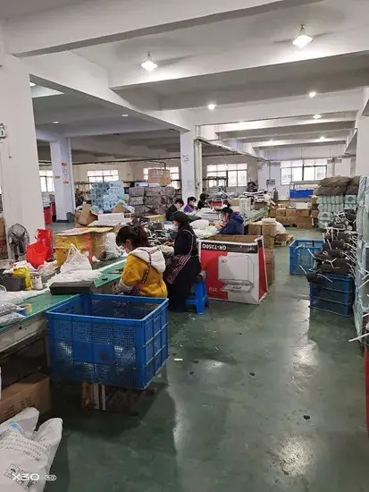 Máy phân phối nước nóng và lạnh di động tại châu Phi: Ưu điểm nhanh chóng và hiệu quả
