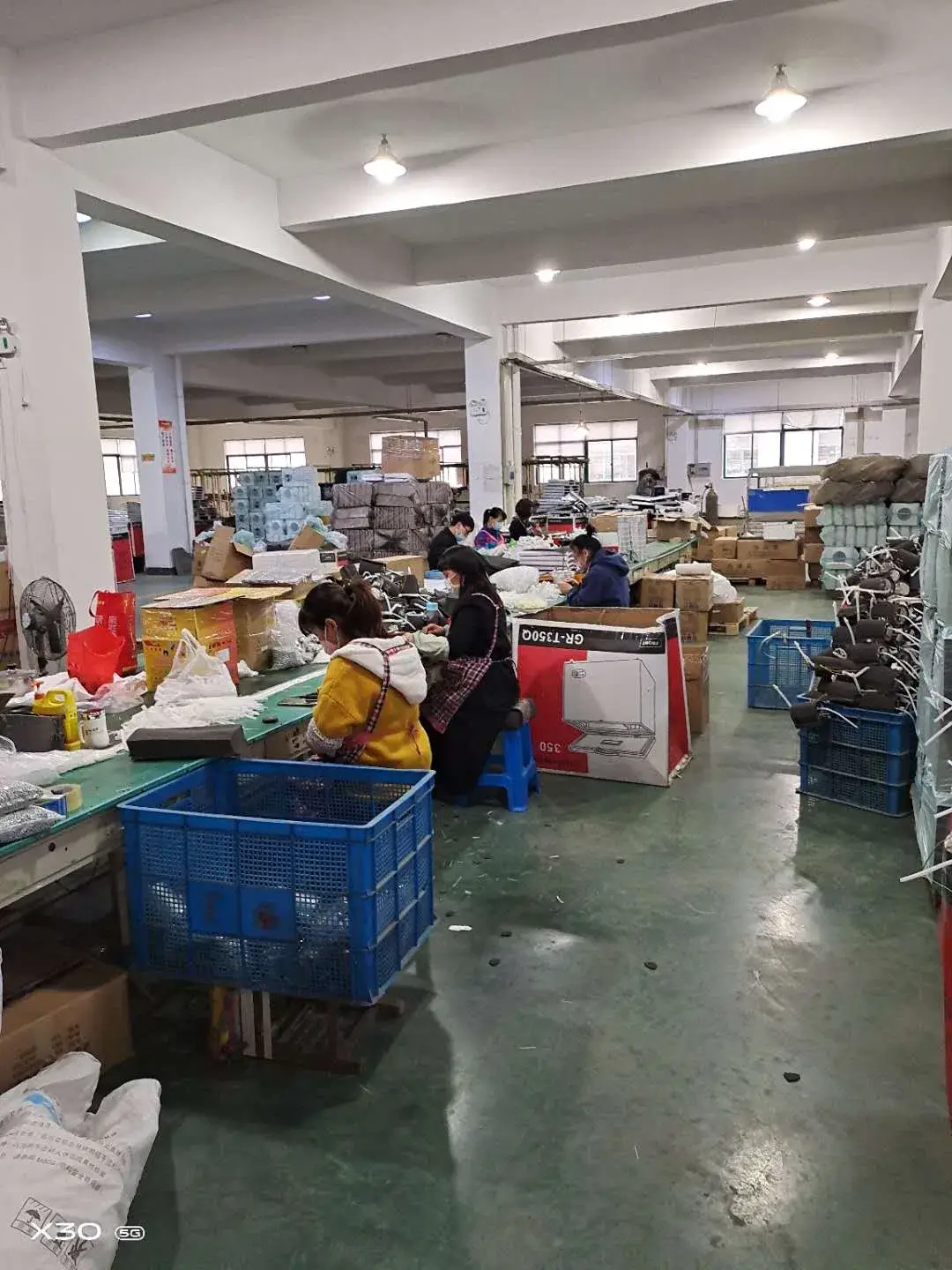 Máy phân phối nước nóng và lạnh di động tại châu Phi: Ưu điểm nhanh chóng và hiệu quả