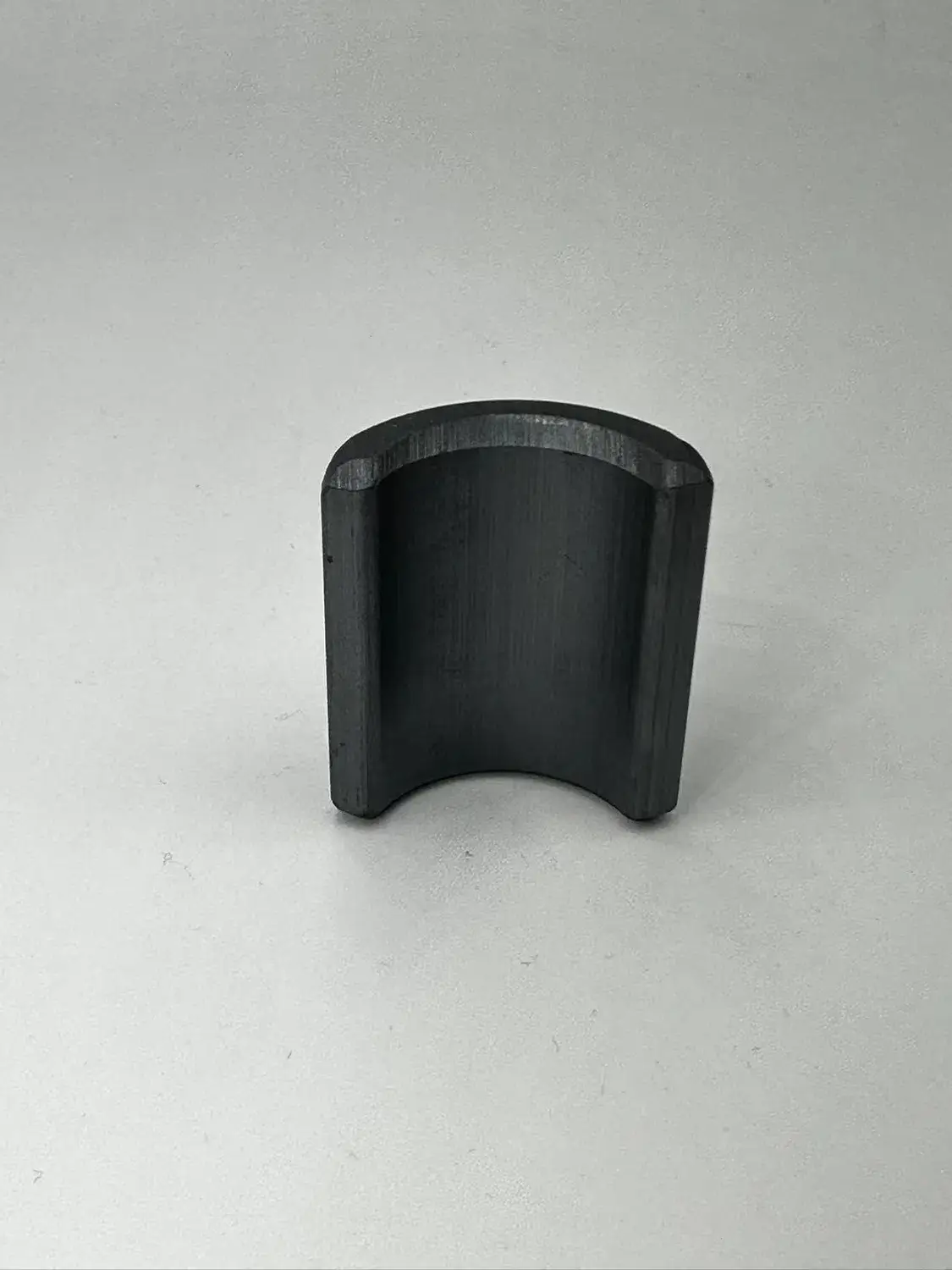 Sản phẩm nam châm ferrite tùy chỉnh cho các thiết bị vệ sinh của Needs386