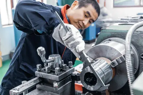 Máy ép nhiệt nhựa đa trạm tự động tiện lợi