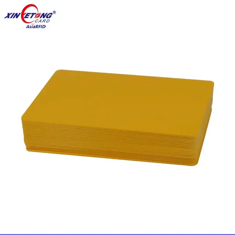 Thẻ PVC thông minh NFC có màu sắc đa dạng và viền trắng không gianh限
