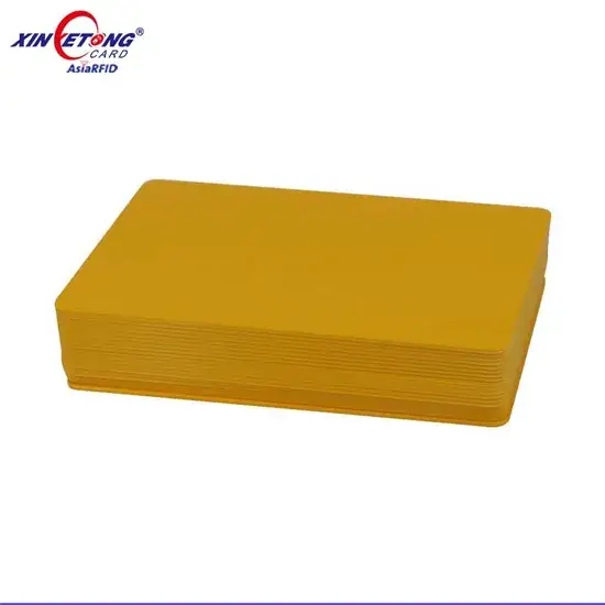 Thẻ PVC thông minh NFC có màu sắc đa dạng và viền trắng không gianh限