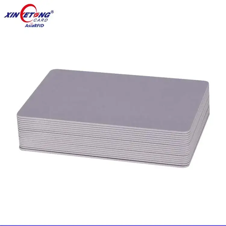 Thẻ PVC thông minh NFC có màu sắc đa dạng và viền trắng không gianh限