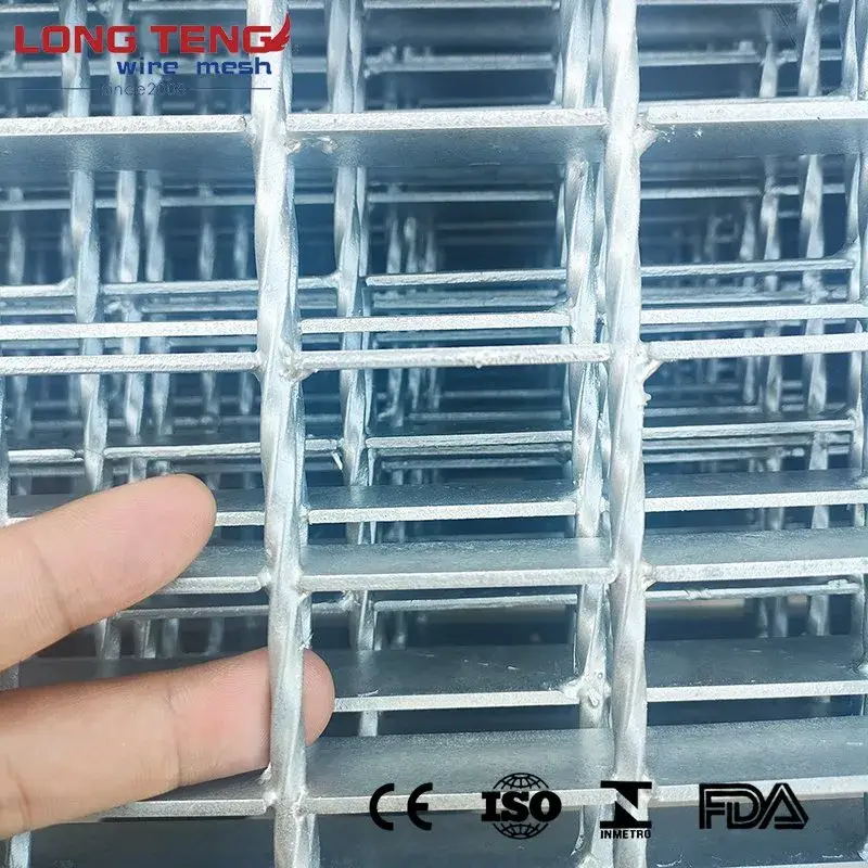 Sản phẩm sàn thép hàn mạ kẽm kích thước 25X3 cho các ngành công nghiệp