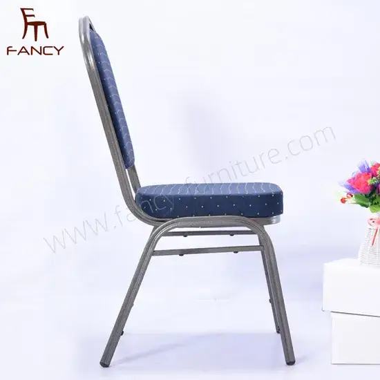 Ghế tiệc cưới khách sạn: Sự lựa chọn đa năng và sang trọng cho sự kiện của bạn