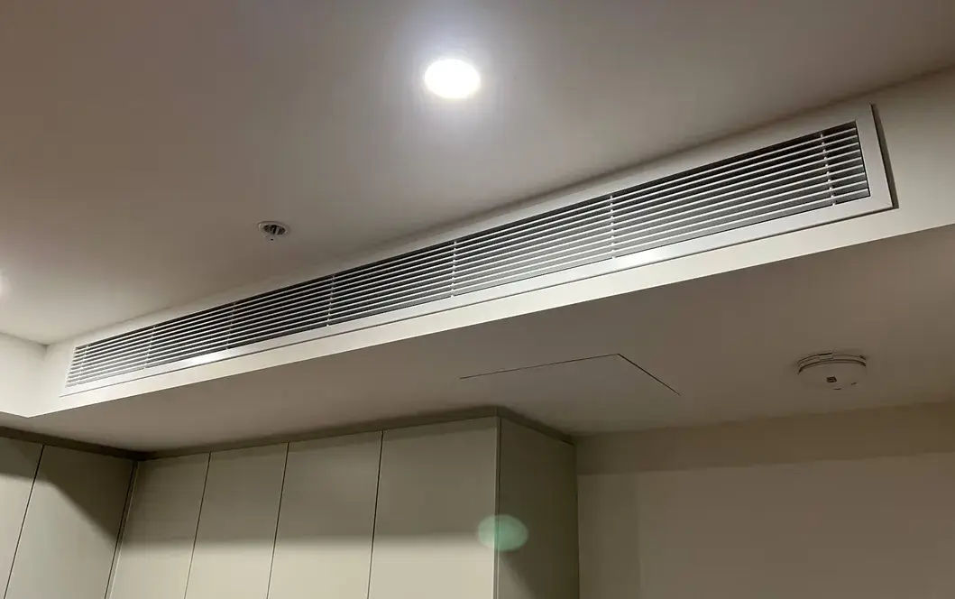 Hệ thống thông gió HVAC với lưới tản nhiệt đơn lỗ, giúp tối ưu hóa luồng không khí hình ảnh 13-description