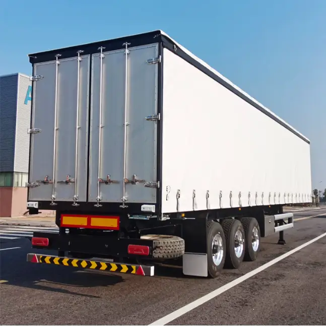 Xe vận chuyển hải sản có công suất lớn, sử dụng khung gầm của Sinotruk