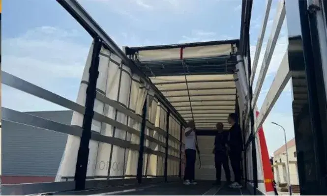Xe vận chuyển hải sản có công suất lớn, sử dụng khung gầm của Sinotruk hình ảnh 14-description