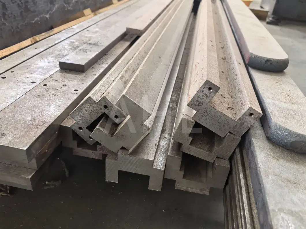 Giải pháp máy uốn tấm: Khuôn nhiều V chính xác - Nâng cao hiệu suất sản xuất hình ảnh 20-description