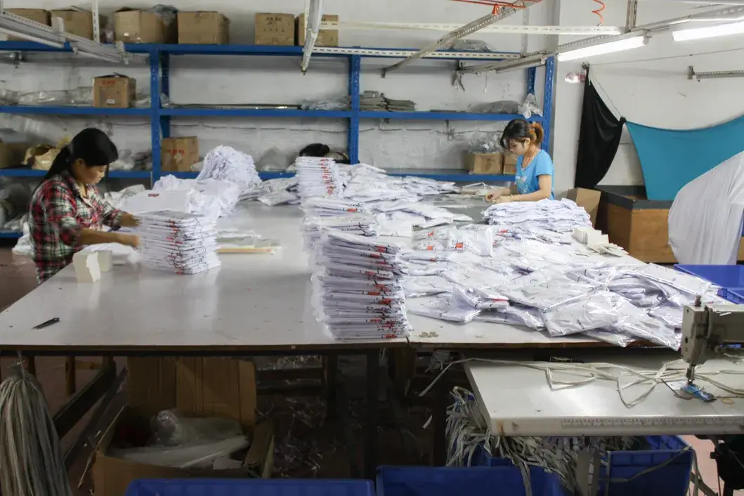Áo hoodie phản quang chất liệu polyester nặng, in logo tùy chỉnh - Sự lựa chọn an toàn và đẳng cấp hình ảnh 25-description