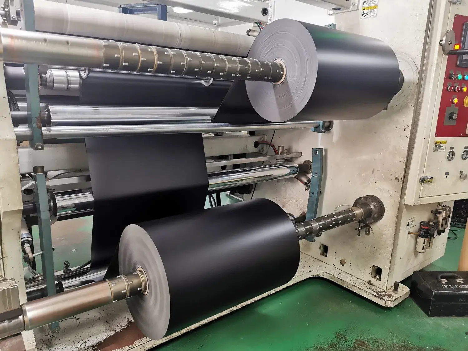 Tấm nhựa PVC đen ép đùn chất lượng cao, có thể sử dụng cho phim mờ hoặc bóng