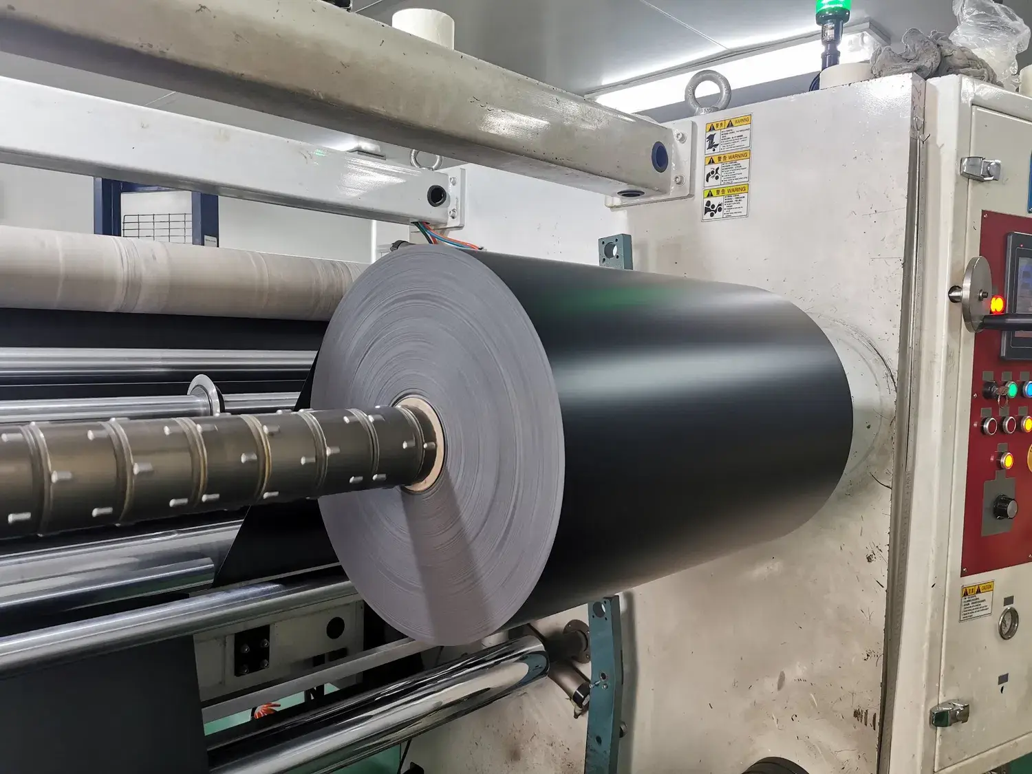 Tấm nhựa PVC đen ép đùn chất lượng cao, có thể sử dụng cho phim mờ hoặc bóng