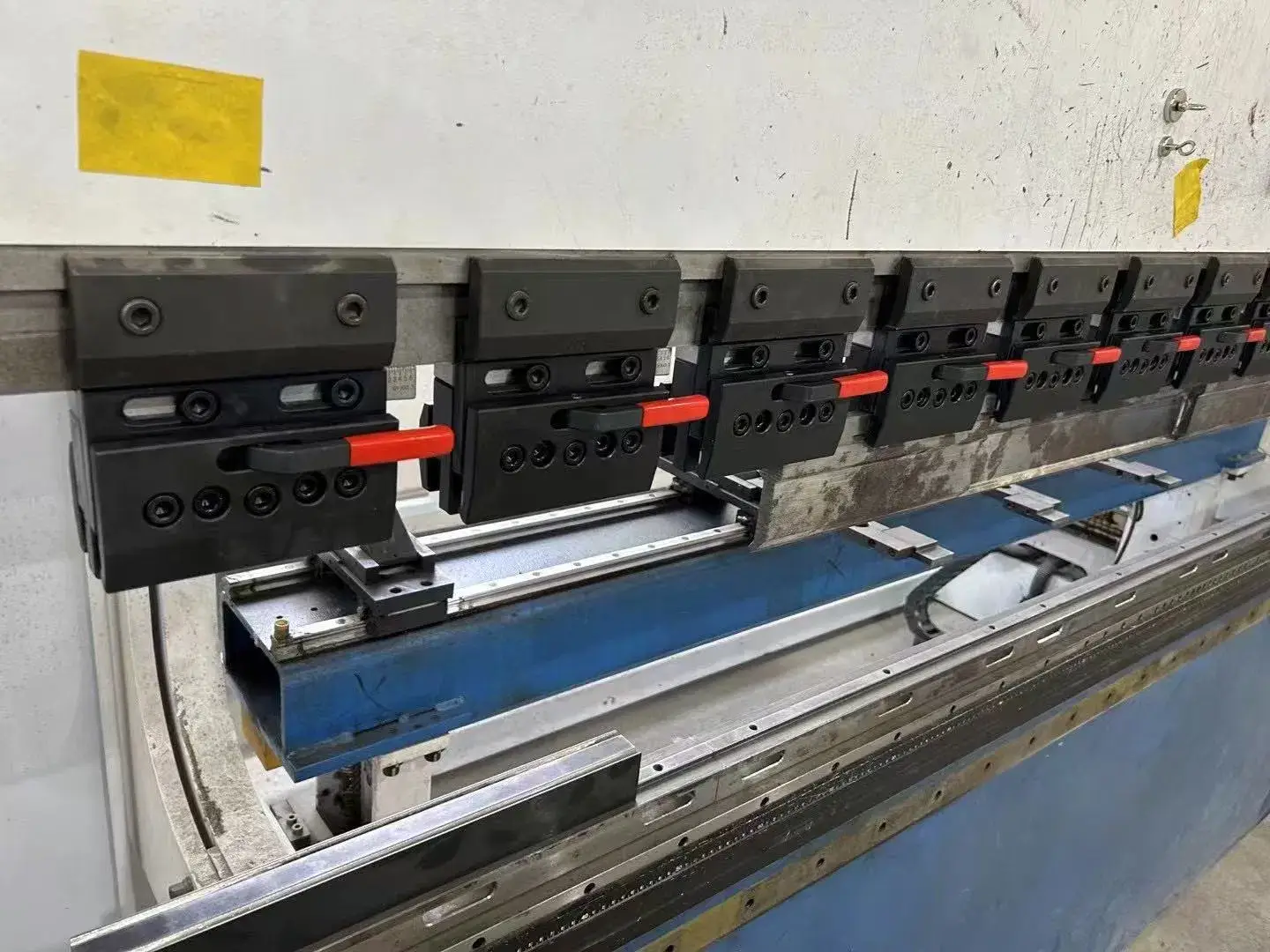 Công cụ máy uốn thủy lực chất lượng hàng đầu dành cho ngành chế biến kim loại tại Trung Quốc