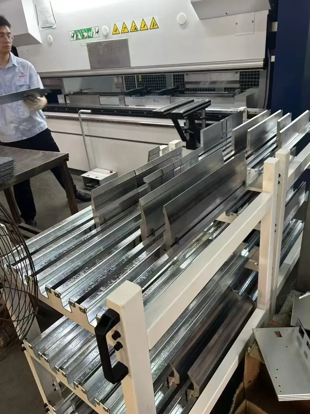 Công cụ máy uốn thủy lực chất lượng hàng đầu dành cho ngành chế biến kim loại tại Trung Quốc