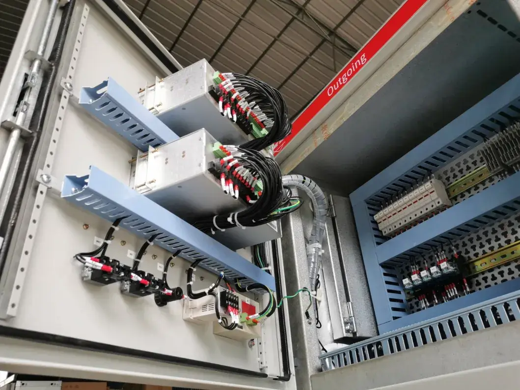 Tủ điện điều khiển bọc kín chất lượng cao Kyn28, có thể tháo rời và làm từ kim loại hình ảnh 15-description