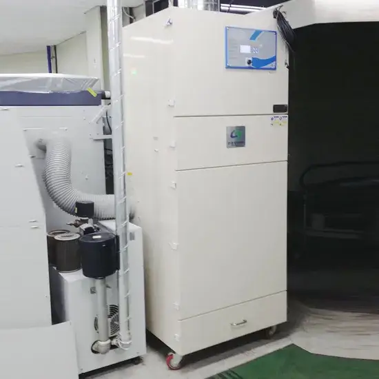 Máy hút bụi di động với động cơ PLC, hiệu suất cao và tính bền bỉ