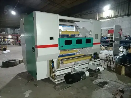Máy cắt cuộn tự động vải không dệt, phim nhựa PE, BOPP, Pet, PVC và nhôm với tốc độ cao