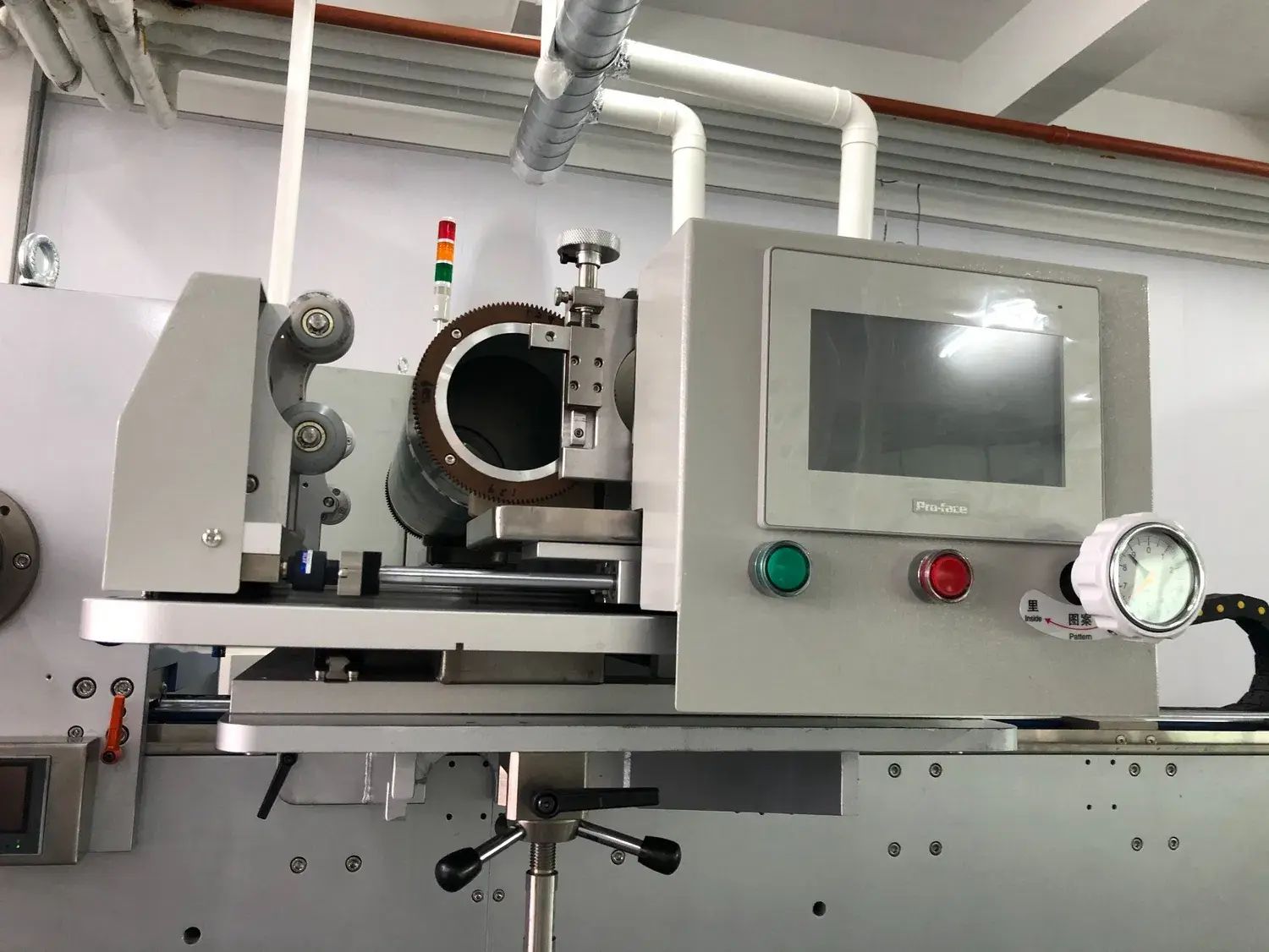 Thiết bị đóng gói linh hoạt đa năng với vật liệu chất lượng cao và tốc độ vượt trội