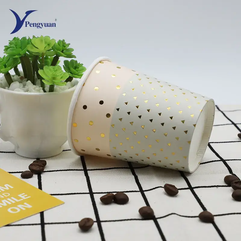 Cốc giấy sử dụng cho cà phê nóng, cốc giấy tự động phục vụ khách hàng