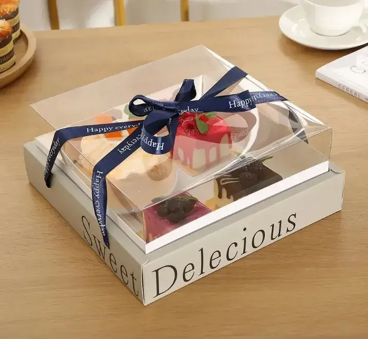Hộp đựng bánh ngọt trong suốt phổ biến dành cho cupcake và đồ ăn nhẹ