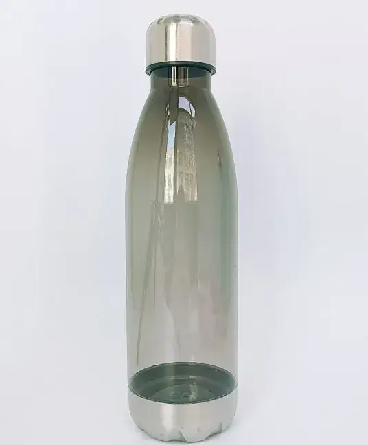 Bình nước nhựa với nắp thép không rỉ, lý tưởng cho các hoạt động ngoại trời