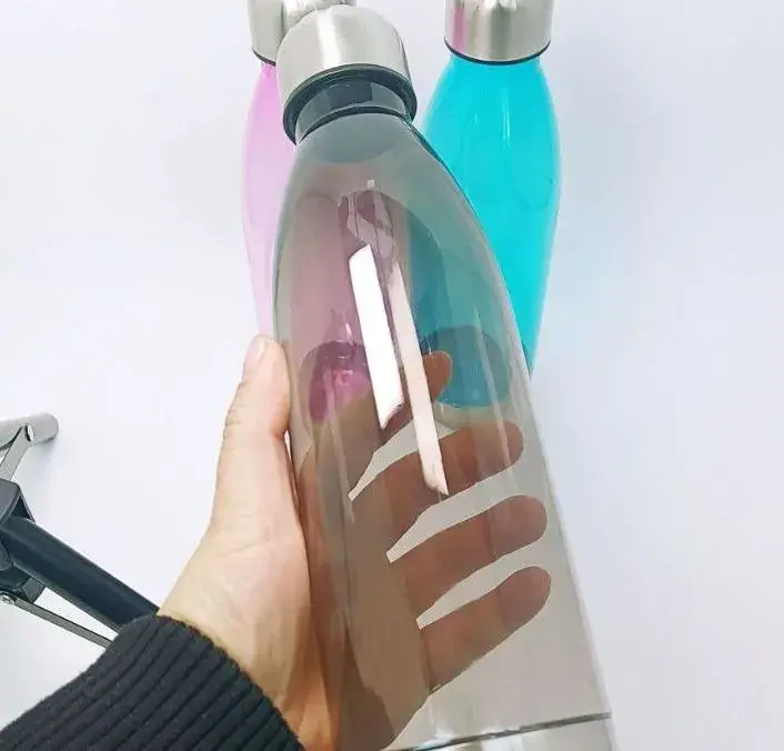 Bình nước nhựa với nắp thép không rỉ, lý tưởng cho các hoạt động ngoại trời hình ảnh 14-description