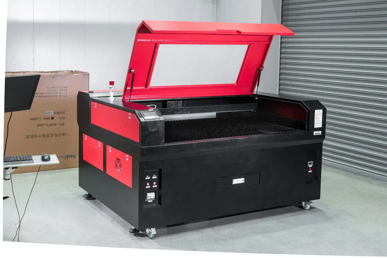 Thiết bị CNC sợi laser chuyên dùng cho gỗ, công suất 100W, kích thước là 1610, đạt chuẩn chất lượng ISO 9001