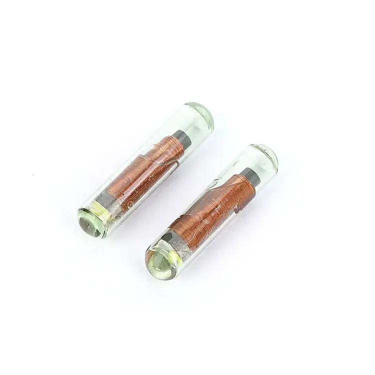 Thẻ RFID ống kính thủy tinh ISO14443A cho việc ghi lại thông tin thụ động cho động vật