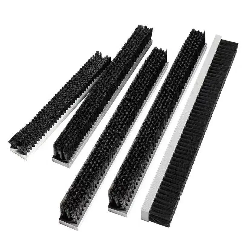 Bảng nhựa PVC làm theo yêu cầu cho ngành công nghiệp, đi kèm chổi nylon và chổi lath