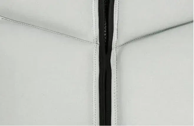 Áo phao chất lượng cao từ neoprene và foam EPE, phù hợp cho hoạt động bơi lội và lướt sóng