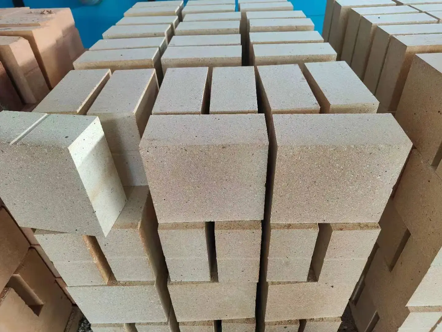 Gạch chống nứt Luzhong DDR30 - Giải pháp an toàn cho xi măng và khu vực làm nóng