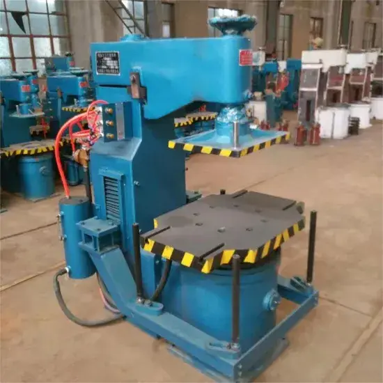 Máy đúc khuôn cát cho sản xuất nắp hố ga và kim loại