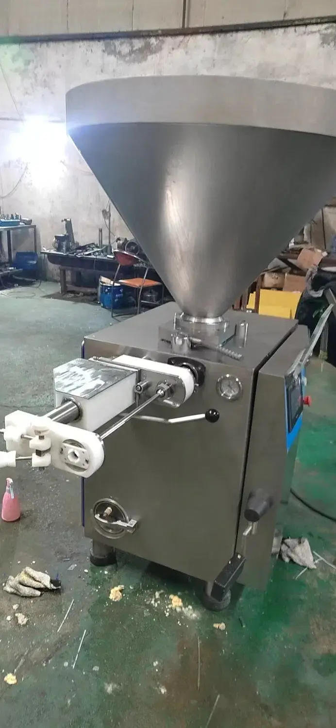Máy nhồi xúc xích định lượng cơ khí từ nhà sản xuất uy tín